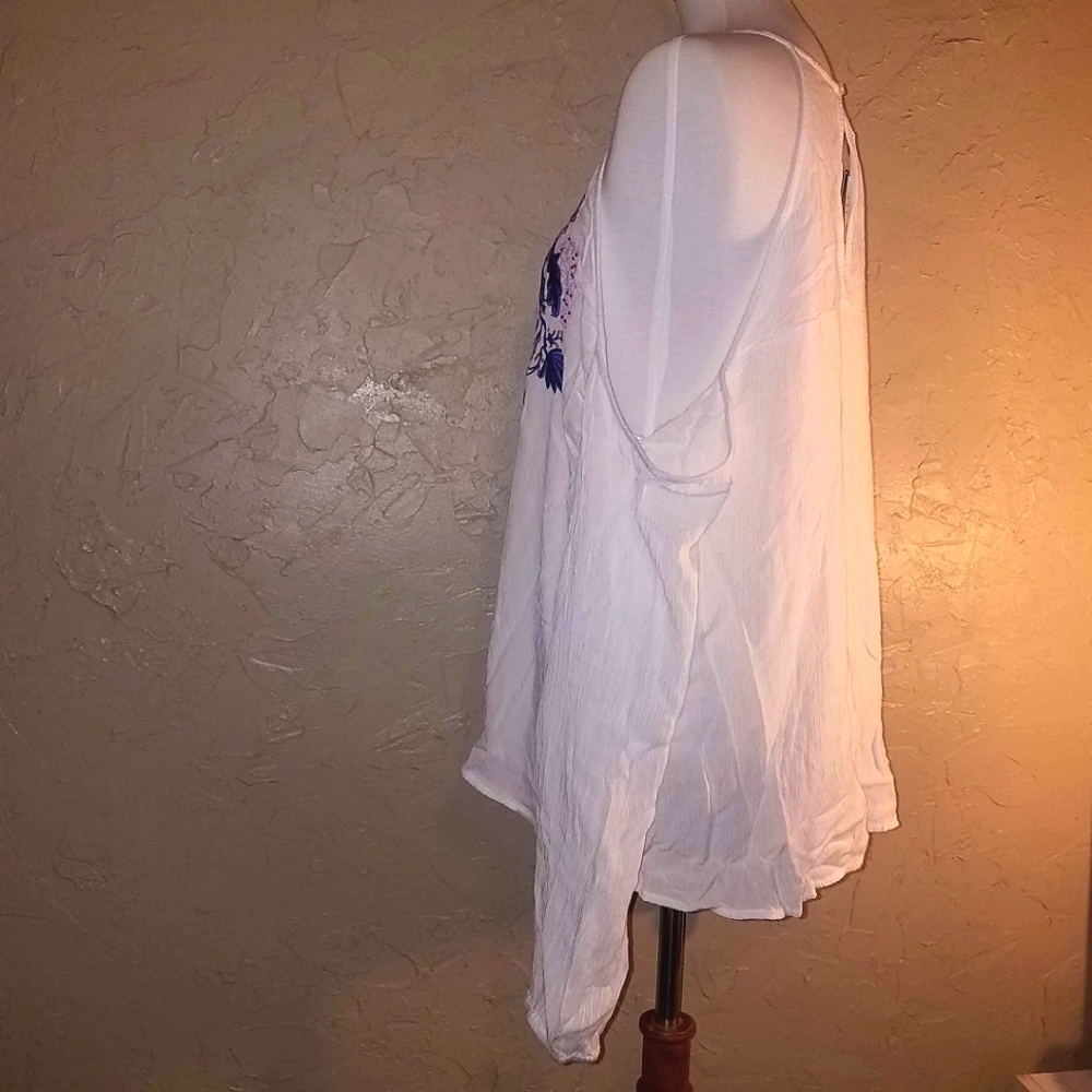 JACHS Girlfriend White Cold Shoulder Embroidered Flowy Peasant Top Shirt Blouse - Picture 7 of 14